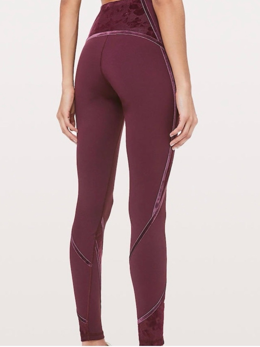 Lululemon Wunder Under High-Rise Tight Flocked 28" in Dark Adobe - size 6